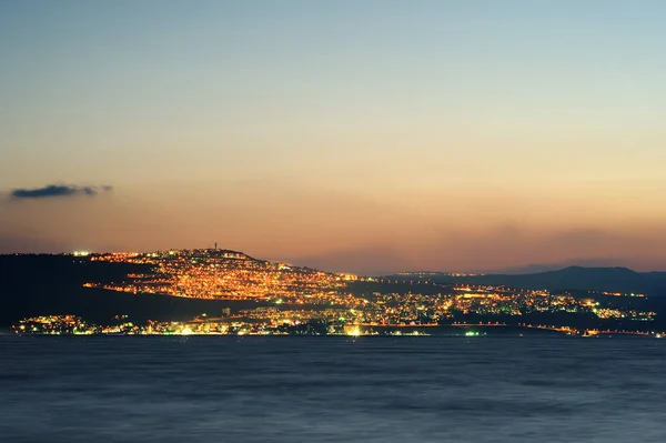 A naplementét és a fények, Tiberias tó Kinneret Jogdíjmentes Stock Fotók