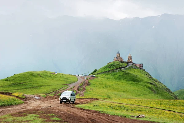 Trinity Church in Gergeti — Stock Photo, Image