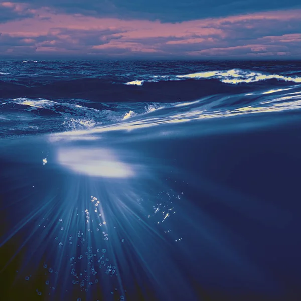 Su dalgaları ile manzara — Stok fotoğraf