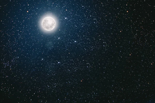Sfondi cielo notturno con stelle e luna e nuvole. — Foto Stock