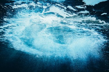 su altında sahilde kum arka plan