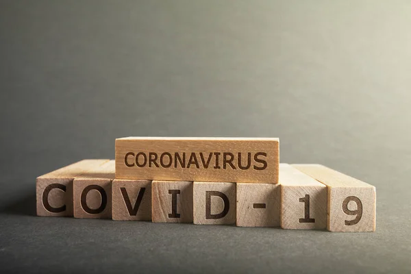 Coronavirus Covid Επιγραφή Στο Ξύλινο Μπλοκ — Φωτογραφία Αρχείου