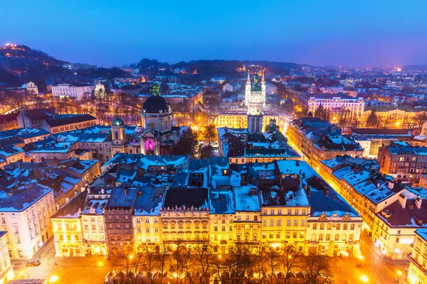 Lviv, Ukrayna'nın gece havadan görünümü — Stok fotoğraf