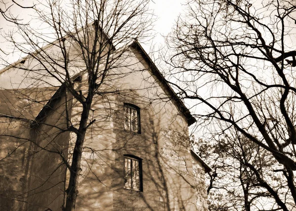 Old grunge abandoned house — Stock Photo, Image