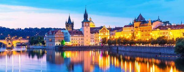 Gamla stan i Prag, Tjeckiska republiken — Stockfoto