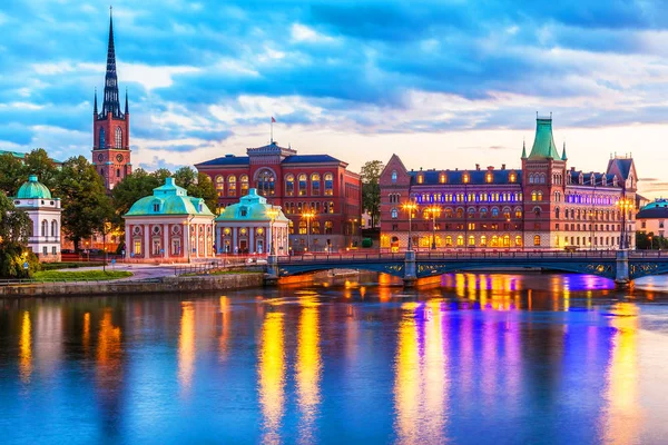 Malebné večerní panorama stockholm, Švédsko — Stock fotografie
