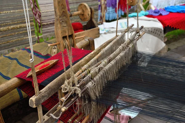 Частина дерев'яного ткацького верстата — стокове фото