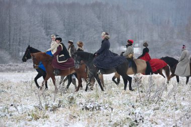 Canlandırma Rus köpekleri ile geleneksel avcılık