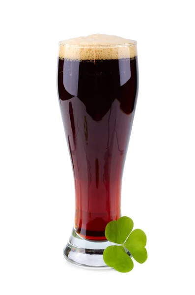 Glas öl på St Patricks Day — Stockfoto