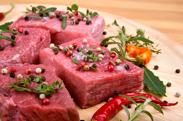 Carne de bovino crua close-up — Fotografia de Stock