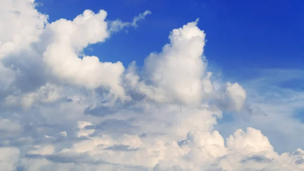 Nubes de aire cielo — Foto de Stock