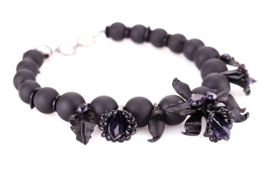 kolye üzerinde beyaz