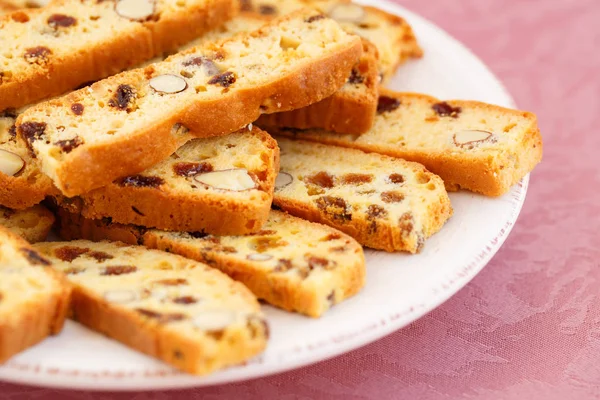 kraker plaka üzerinde