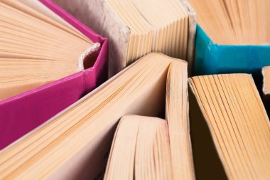 Açılan kitap resmi