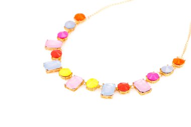 kolye üzerinde beyaz