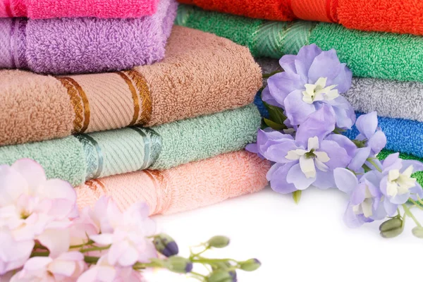Towels and flowers — Stock Photo, Image