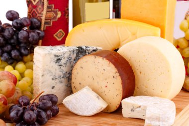 Çeşitli tür peynir