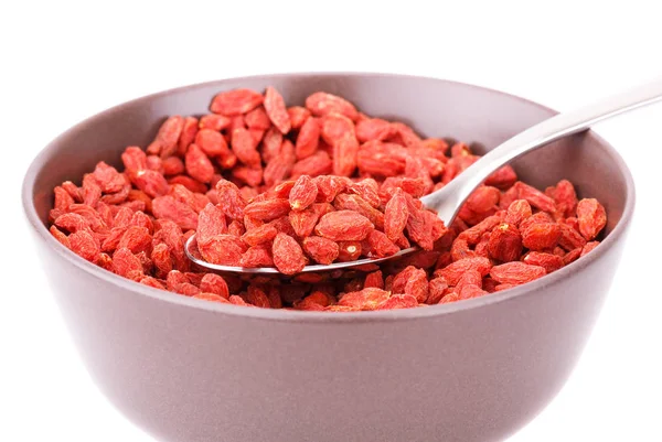 Bayas de Goji en tazón — Foto de Stock