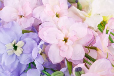 renkli kumaş çiçekler