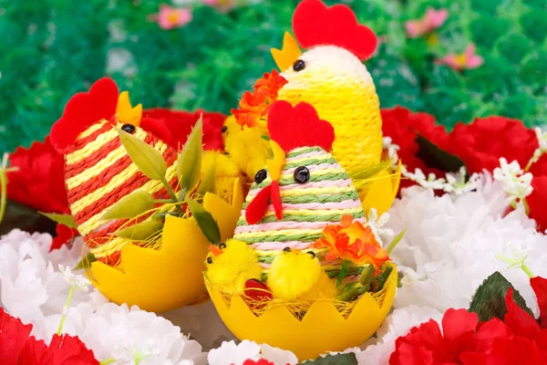 Ajuste de Pascua con gallinas — Foto de Stock
