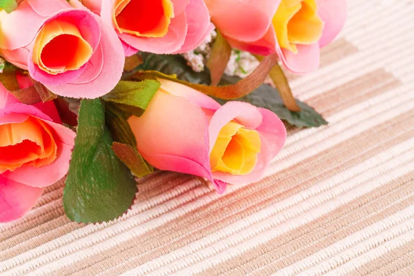 Rosas de tela coloridas —  Fotos de Stock