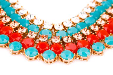 kolye üzerinde beyaz