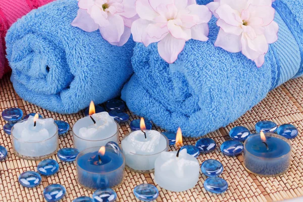 Conjunto de spa com toalhas — Fotografia de Stock