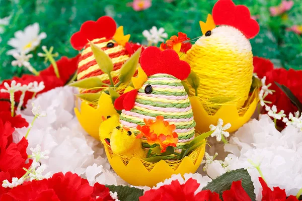 Decoración de Pascua con gallinas — Foto de Stock