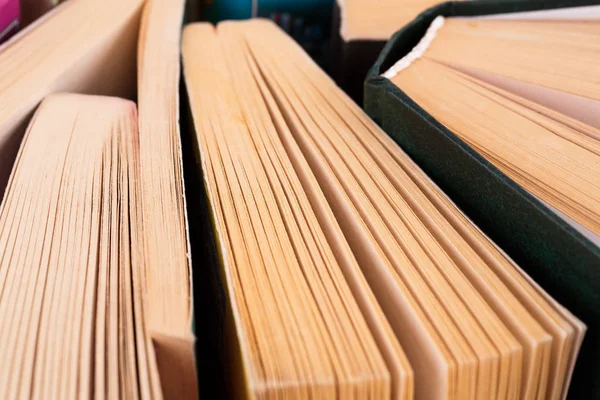 Açılan kitap resmi