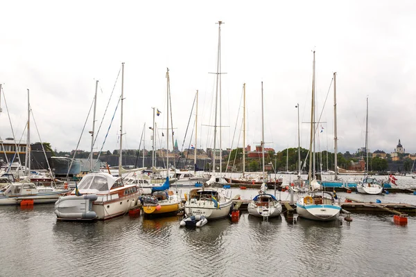 Yachten auf Stockholm — Stockfoto