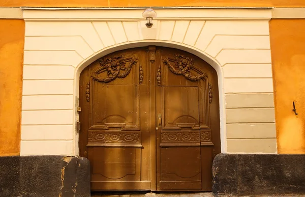 Παλιά πόρτα στη Στοκχόλμη — Φωτογραφία Αρχείου