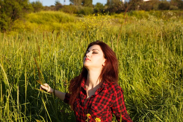 Mujer joven —  Fotos de Stock