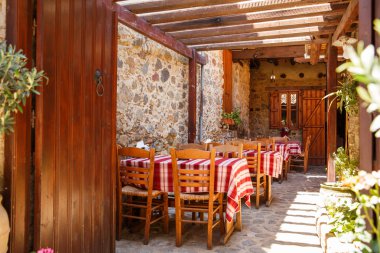 Taverna köyde eski Kakopetria, Kıbrıs.