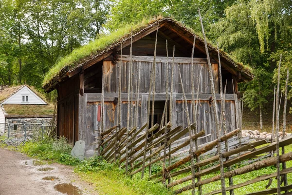 Casa Fazenda Madeira Antiga Tradicional Oslo Noruega — Fotografia de Stock