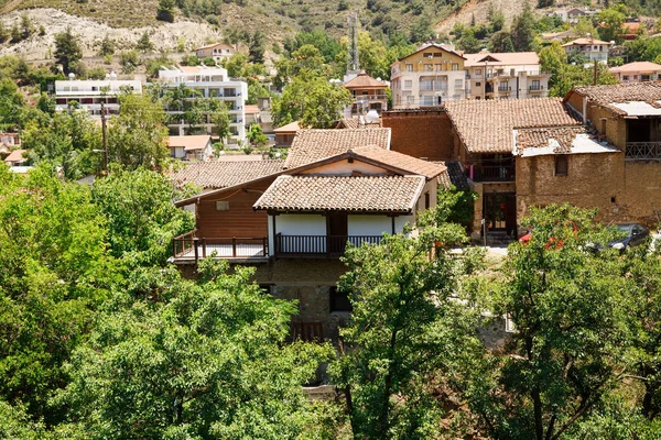Παλαιά Και Νέα Σπίτια Στο Χωριό Κακοπετριά Κύπρος — Φωτογραφία Αρχείου