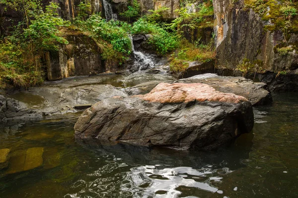 Small waterfall — Stock Photo, Image