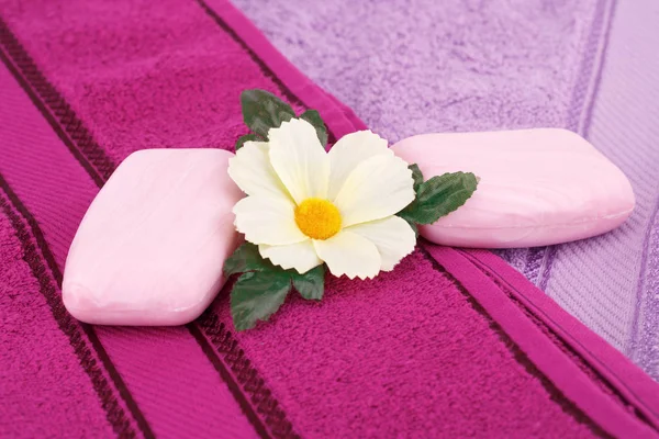 毛巾和肥皂 — 图库照片