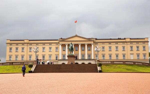 Oslo 'daki kraliyet sarayı — Stok fotoğraf