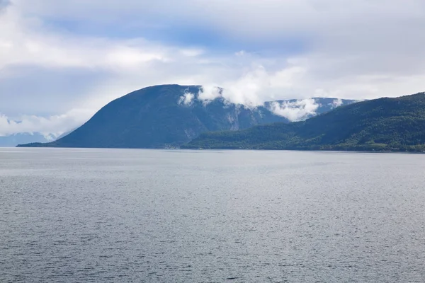 Paisagem Com Fiorde Montanhas Noruega — Fotografia de Stock