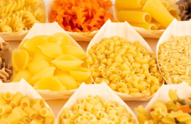 Çeşitli türde makarna.