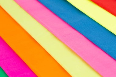 Renkli krep kağıtları