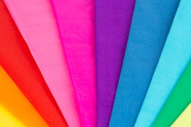 Renkli krep kağıtları