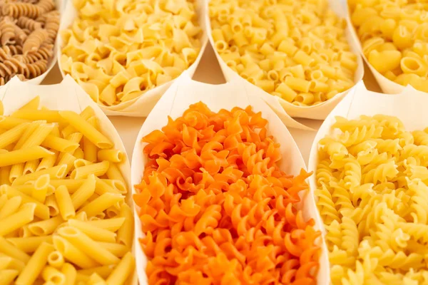 Verschiedene Arten von Pasta — Stockfoto