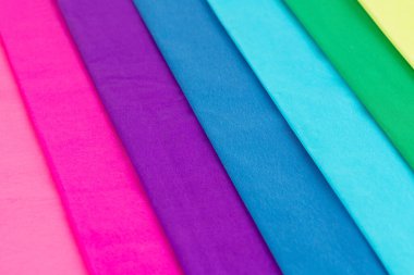 Arkaplan olarak renkli krep kağıtları dokusu.