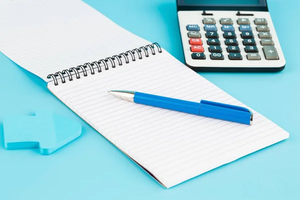 Calculator Pen Notepads Blue Background — Stock Photo, Image