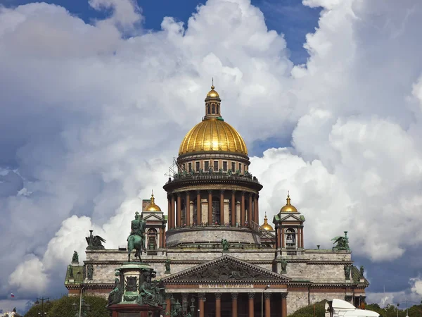 Saint isaac katedral — Stockfoto