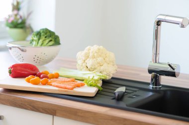 Modern mutfak iç renkli sebze