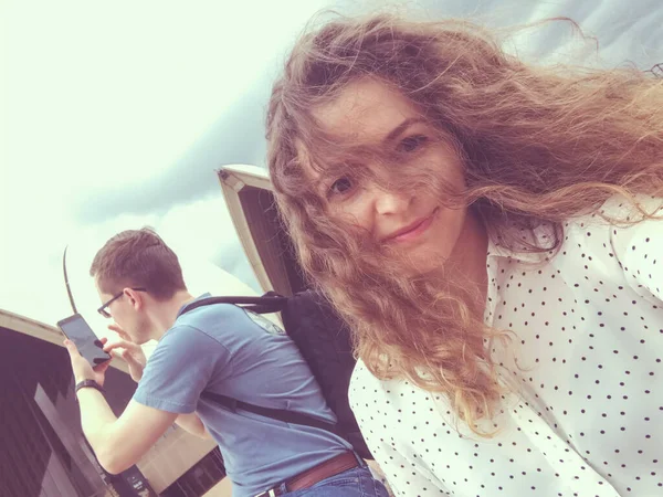 Selfie egy boldog fiatal pár utazás Ausztráliába — Stock Fotó