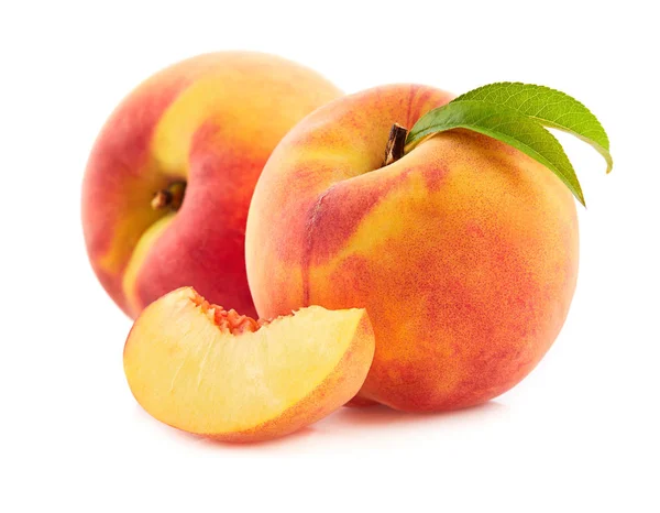 Peach with leaves — Stock Photo, Image