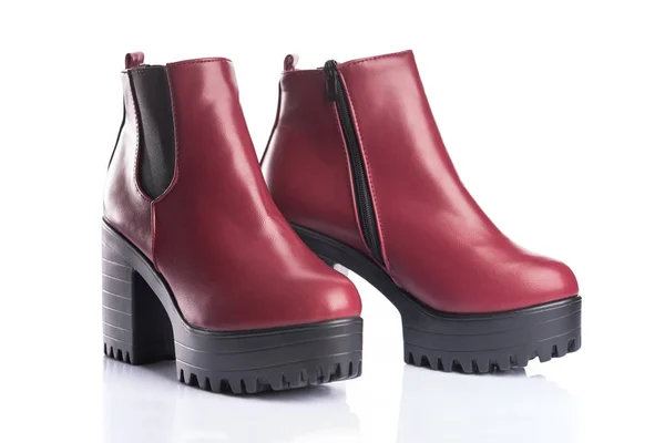 Par de botas vermelhas de outono — Fotografia de Stock